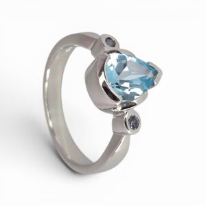 Dámsky strieborný prsteň modrý topaz a lolit Ocean Mystery